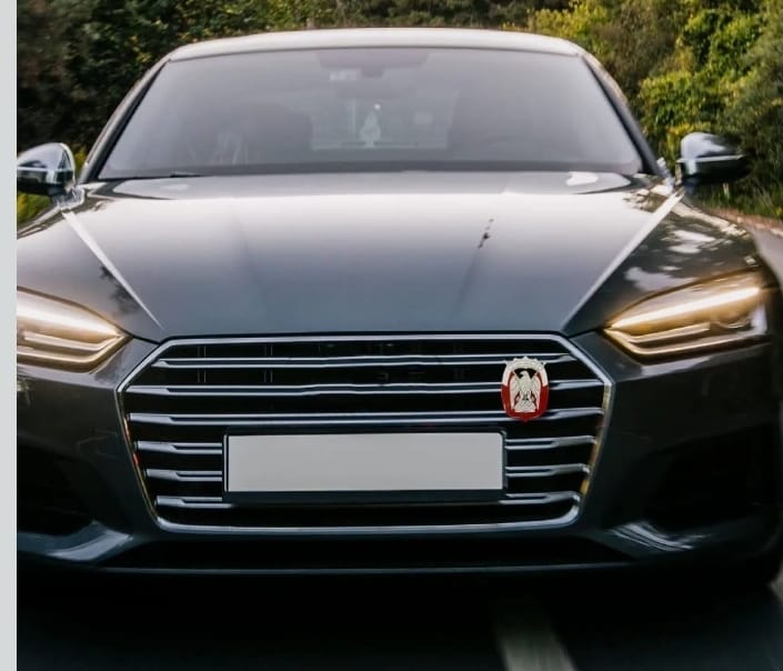 Abu Dhabi Badge Eagle Front Grill Car Emblem for Car 11x7.8x0.3cm Silver